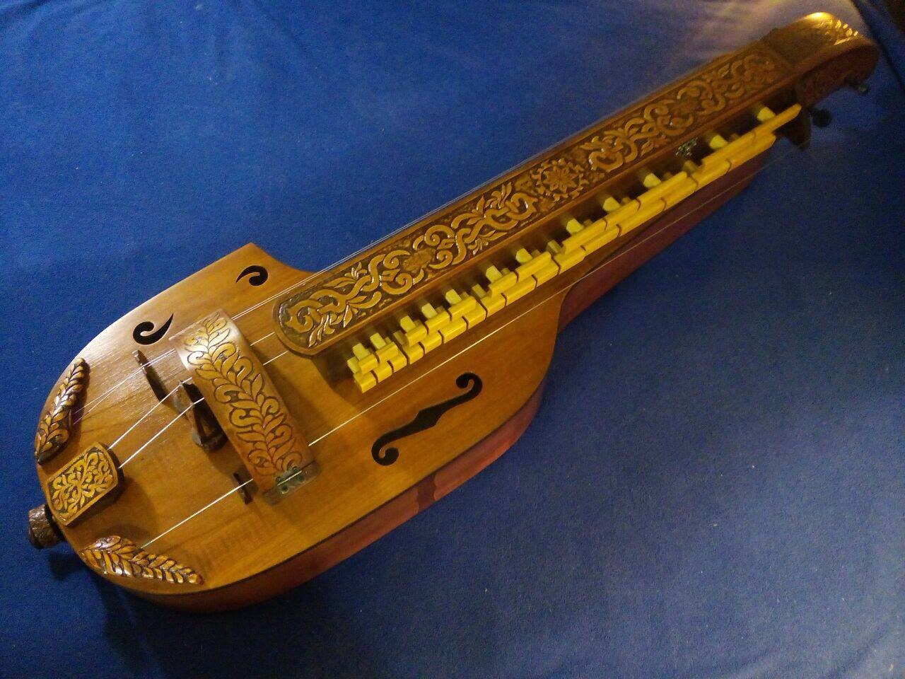 The “Virtuoso” Hurdy-Gurdy